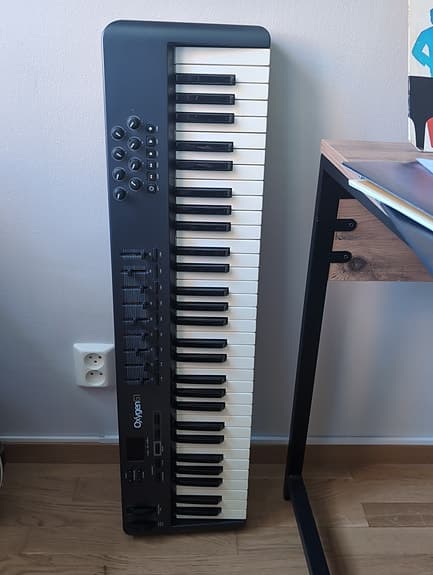 M-Audio Oxygen MIDI-keyboard 61 tangenter svart