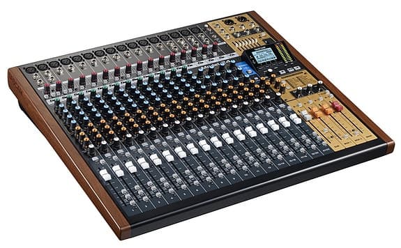 Tascam Model 24 mixerbord inspelningsmixer