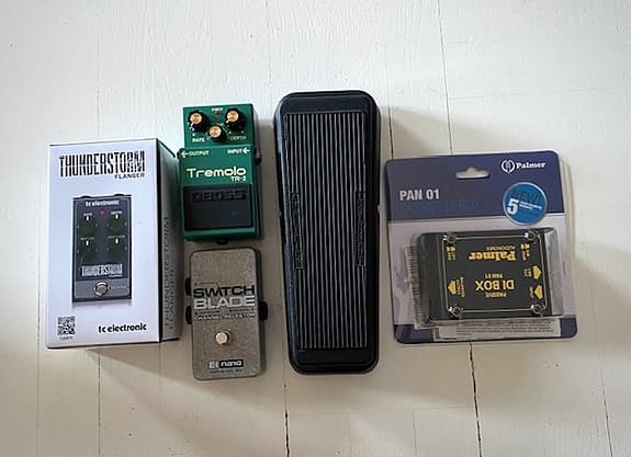 Gitarrpedal (plus Palmer DI-Box)
