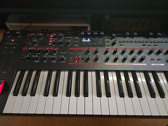 DSI Pro 2 synthesizer svart