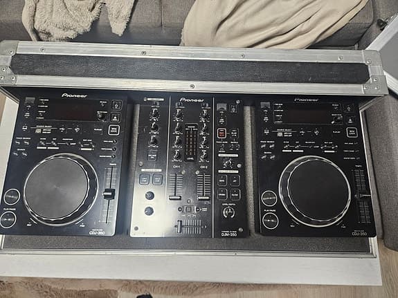 Pioneer CDJ-350 och DJM-350 DJ-spelare och mixer