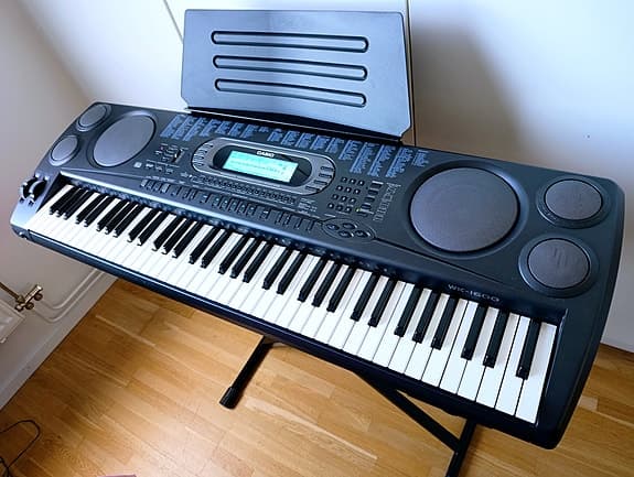 Casio WK-1600 Piano/Keyboard 76 Tangenter