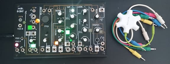 Make Noise 0-Coast semi-modulär synthesizer svart