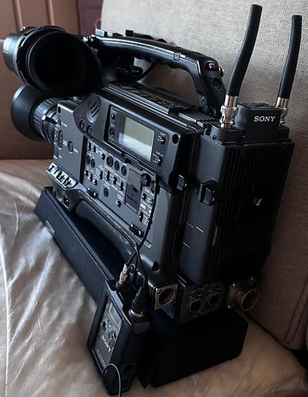 SONY UHF synthesizer Transmitter WRT- 860A