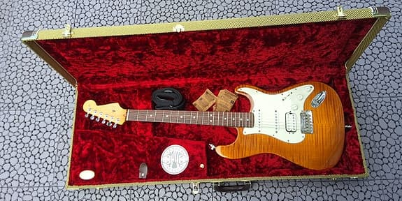 Fender Select Stratocaster HSS (Made in USA, Corona, Kalifornien) 2012-oanvänd