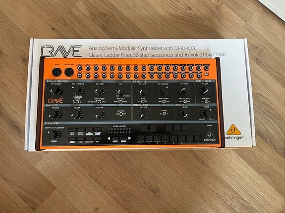 Behringer Crave analog semi-modulär synthesizer orange