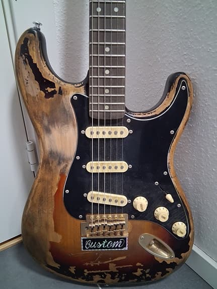 STRATOCASTER SRV HEAVY RELIC