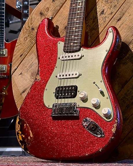 Fender Custom Shop Custom Deluxe Stratocaster Aged Red Sparkle/3TSB Heavy Relic