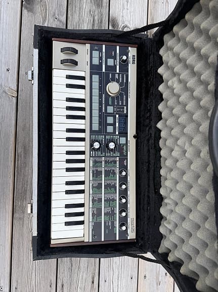 Korg MicroKorg synthesizer