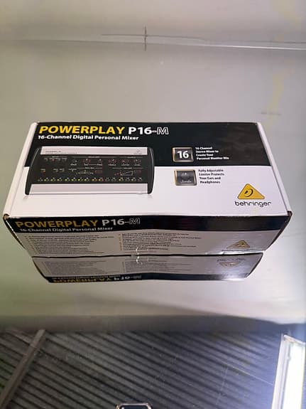 Behringer POWERPLAY P16-M 16-kanals digital personlig monitor-mixer.