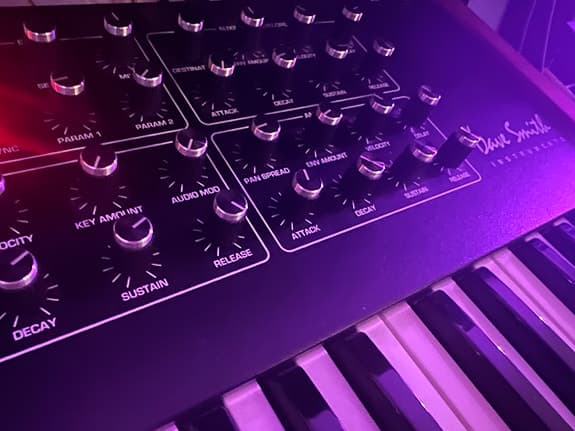 Dave Smith Prophet REV2
