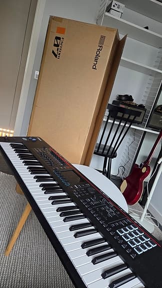 Roland Fantom-07 synth workstation