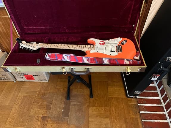 Squier Stratocaster elgitarr orange