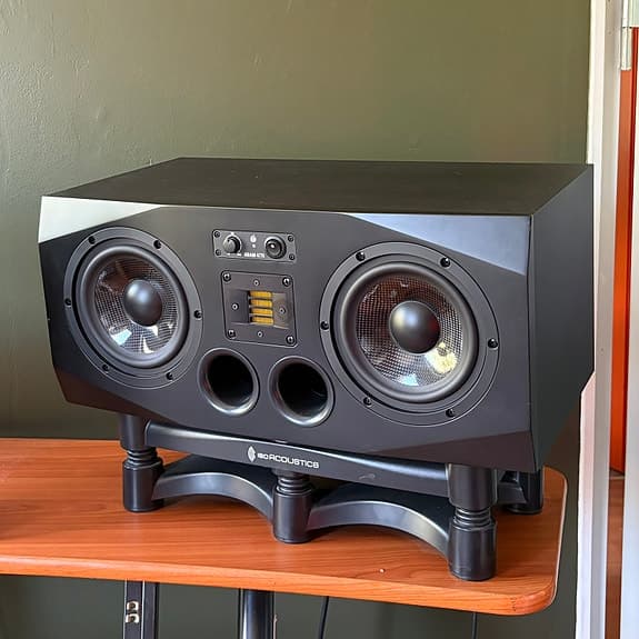 Adam A77X inkl IsoAcoustics Stativ