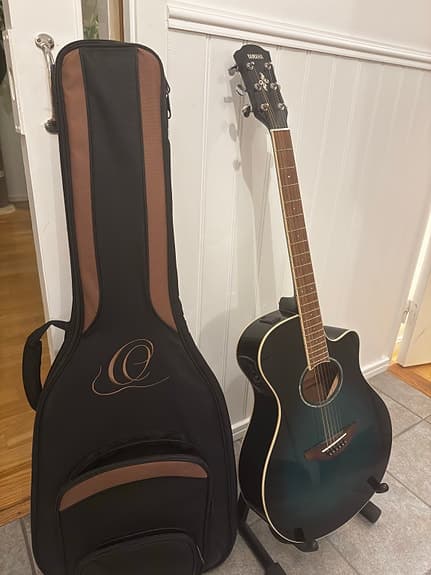 Yamaha akustisk/elektroakustisk gitarr cutaway grön