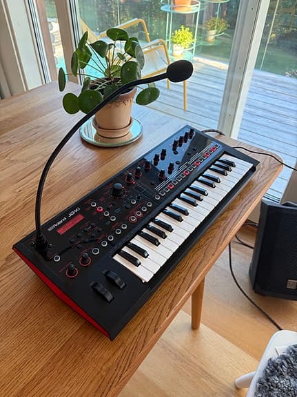 Roland JD-Xi synthesizer med mikrofon och mjuk väska