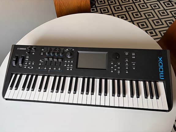 Yamaha MODX6 synthesizer keyboard