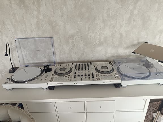 Pioneer DJ DDJ‑FLX10 controller + PLX‑500 skivspelare vit