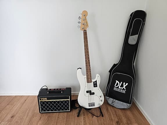 Fender Precision Bass elbas vit