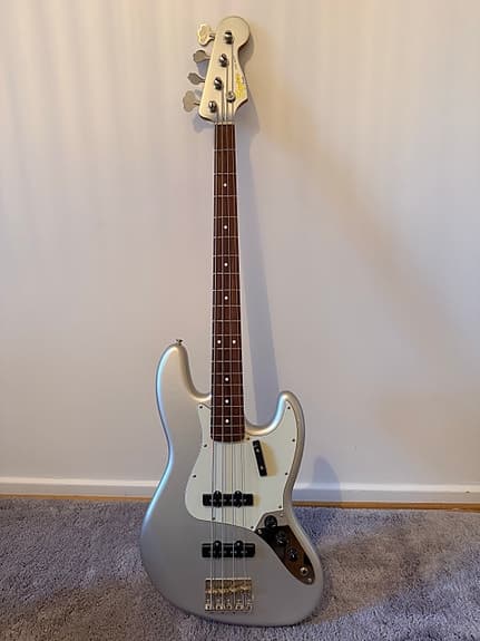 Squier Jazz Bass elbas silver