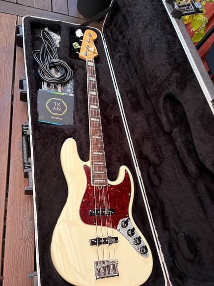 Fender American Deluxe Jazz Bass