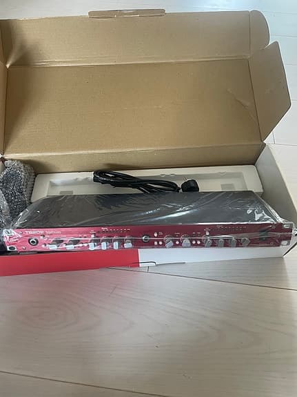 Sm PRO audio TB 202 Tube Preamp