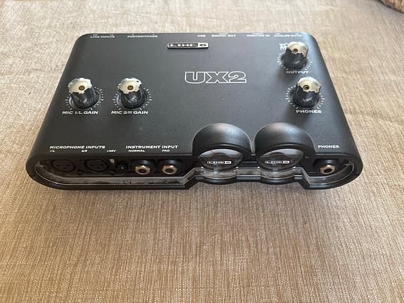 Line 6 UX2 USB-ljudkort / audio interface svart