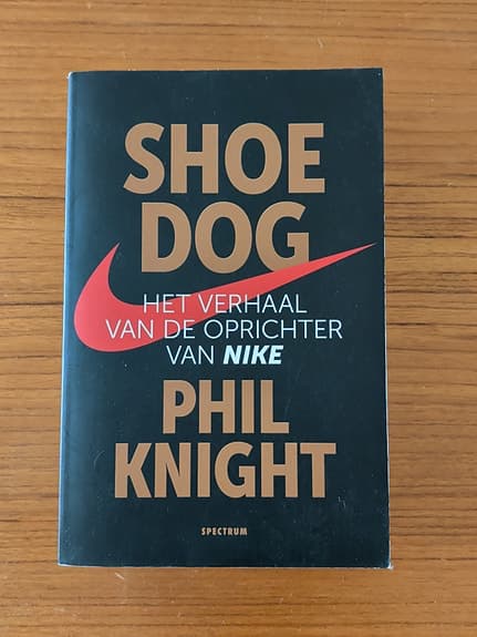 Shoe Dog book (in Dutch)