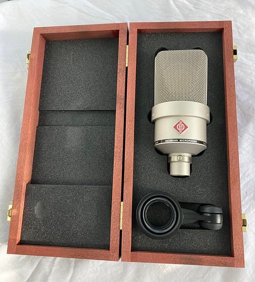 Neumann TLM 103 nickel stormembransmikrofon. Helt ny och oanvänd.