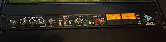 API 2500 Bus Compressor