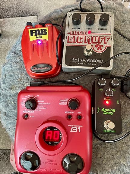 Tre gitarrpedaler & multieffekt bas!