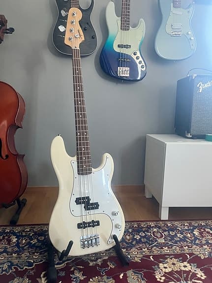 Squier Precision Bass elbas vit