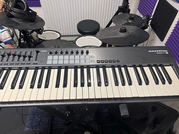 Novation Launchkey 61 MIDI-keyboard svart