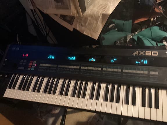 Akai AX80 synthesizer keyboard 2 osc plus sub