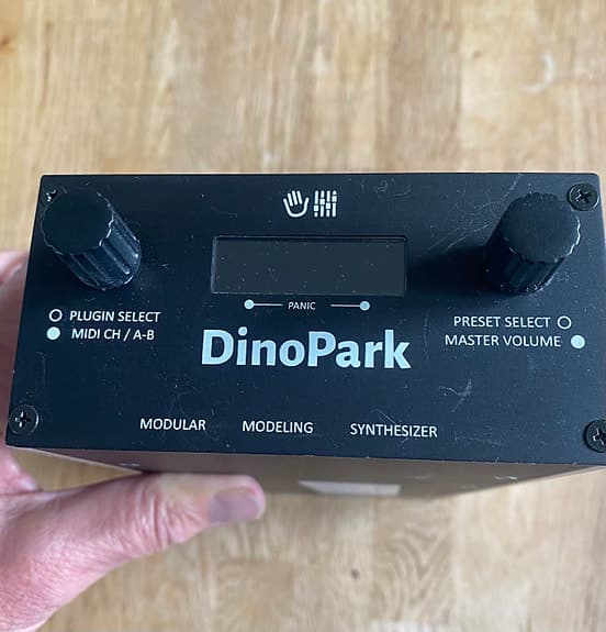 MakeProAudio DinoPark modular synthesizer svart