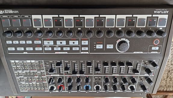 Arturia Minibrute S2
