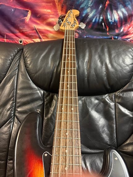 Squier Jazz Bass elbas 5-strängad sunburst
