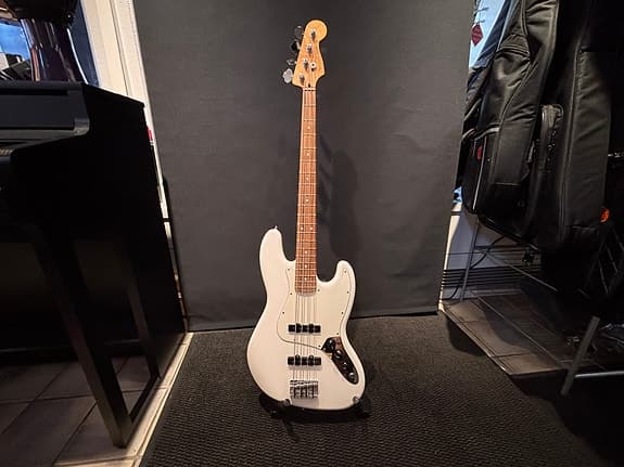 Fender Player Jazz bass polar white