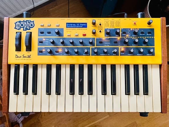 DAVE SMITH MOPHO KEYS fet analog monosynt