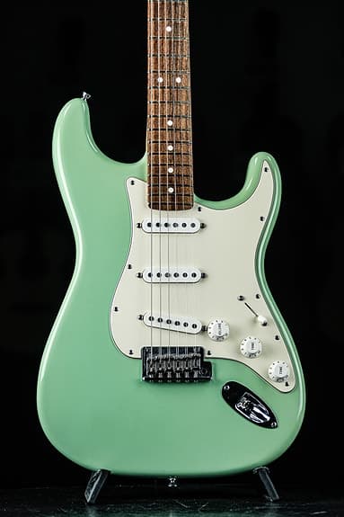2009 Fender FSR American Standard Stratocaster with Matching Headstock surf gree