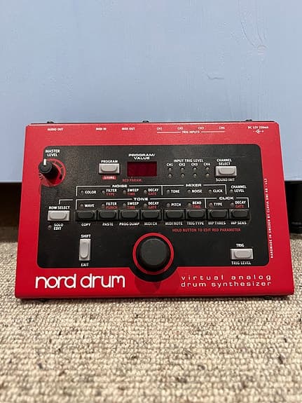 Nord Drum – virtual analog drum synthesizer – mycket fint skick