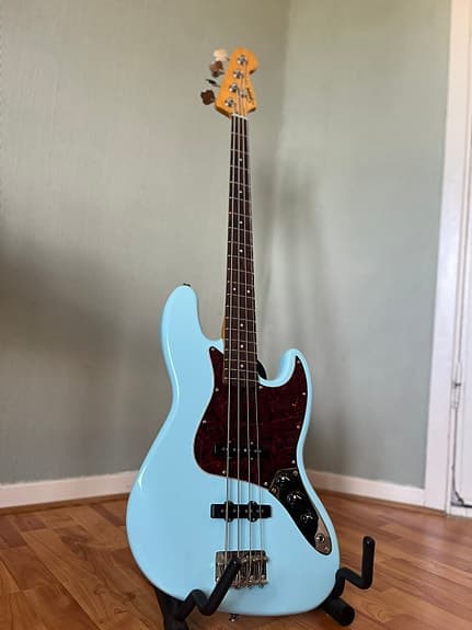 Squier Classic Vibe '60s Jazz Bass - Daphne Blue