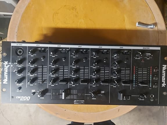 Numark stor dj mixer