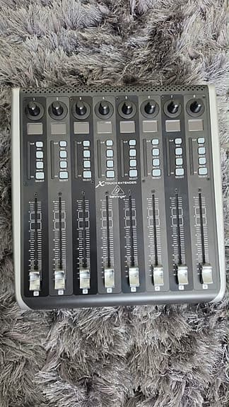 Behringer X-Touch Extender