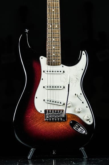 2023 Squier Classic Vibe '60s Stratocaster 3-Color Sunburst