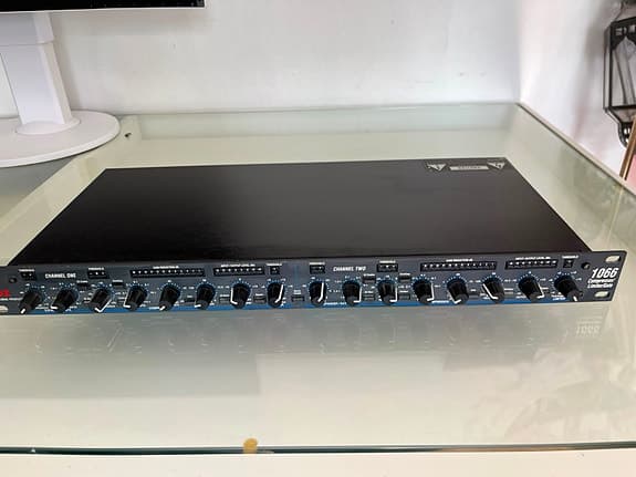dbx 1066 Compressor/Limiter/Gate – 2-kanalig rackkompressor