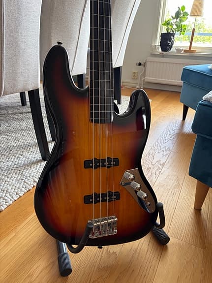 Fender Squier Jazz Bass elbas sunburst
