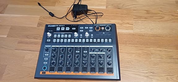 Arturia DrumBrute Impact analog drum machine