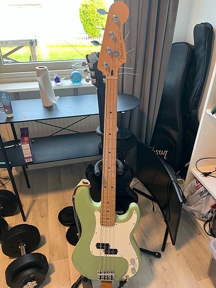 Fender player II precision bass