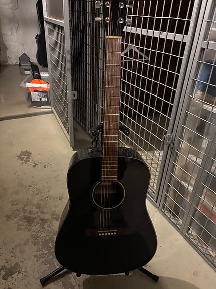 Fender CD-60 BK-DS-V2 Acoustic Guitar + Stand